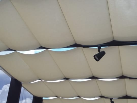 Cortina romana sky instalada em pergolado em Belo Horizonte